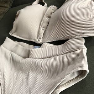 New without tags !! Swimsuit from aerie.